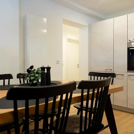 Διαμέρισμα Heimbi No 2 I 4-5 Personen I Familienfreundlich I Balkon I Naehe Europapark I Parkplatz I E Ladestation Schwanau